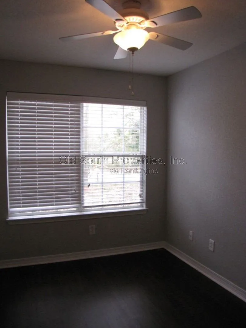 3 bed, 2.0 bath, 1088 sqft, $1,495 — Photo 3