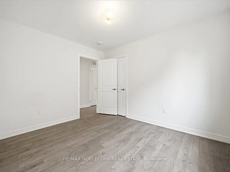 226 Bruce Cameron Dr — Photo 29