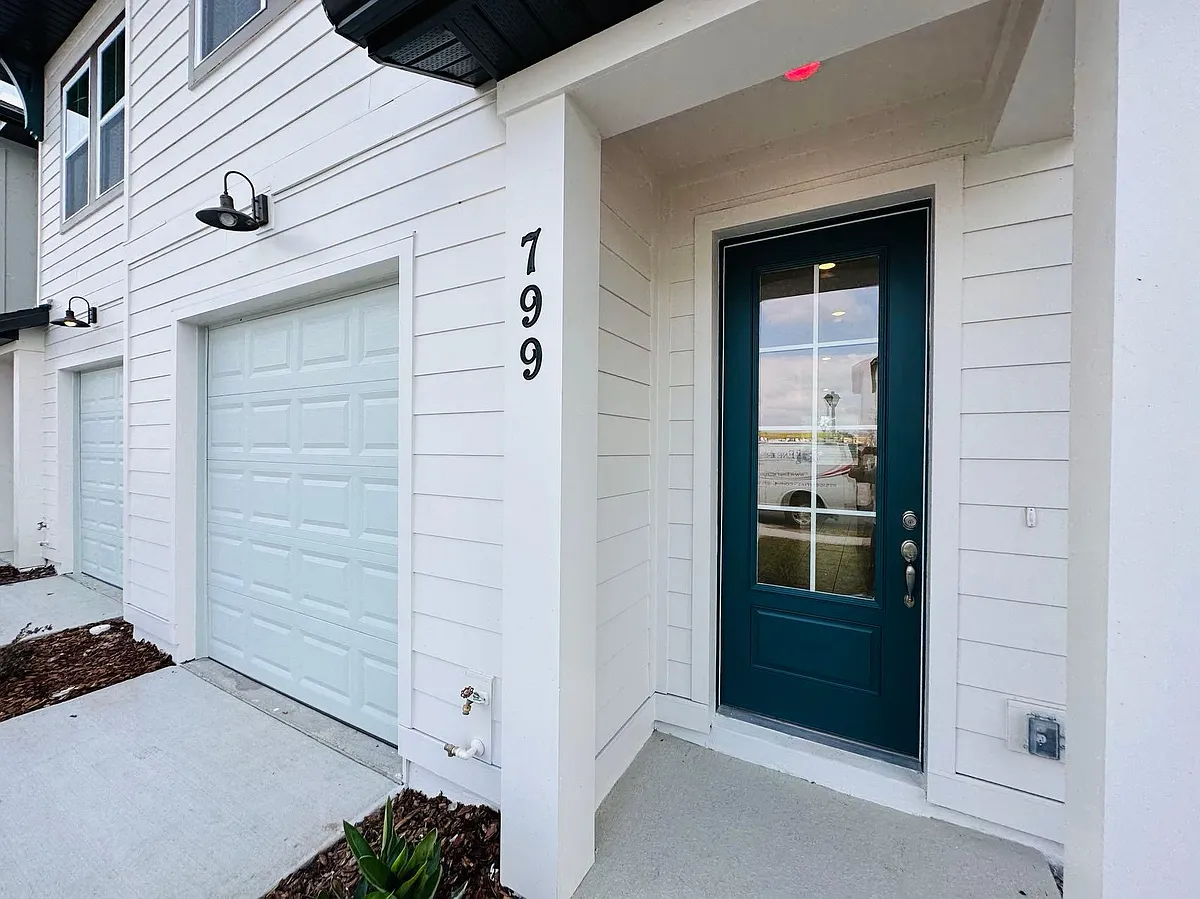 Building Photo - 799 Longboat Dr