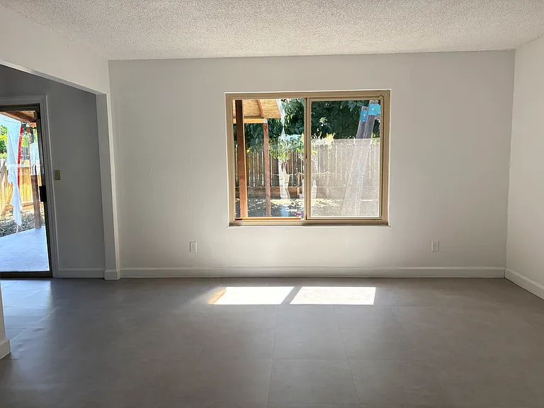 3937 Highgate Way — Photo 3