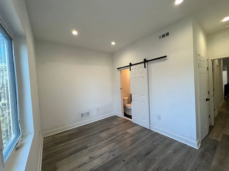 1622 N Bouvier St — Photo 12