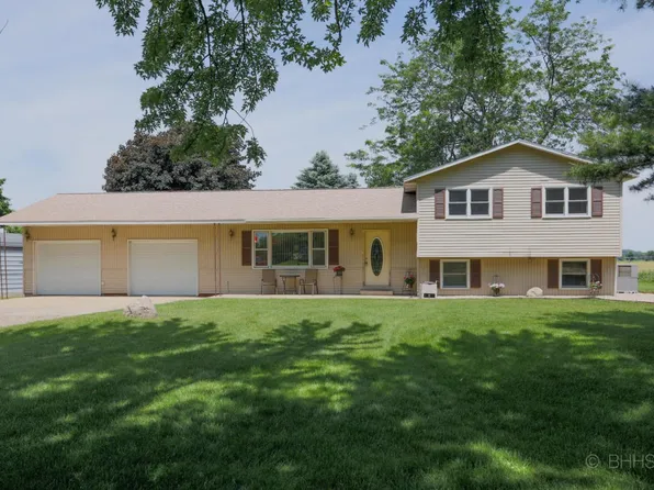 15352 River Heights Rd, Constantine, MI 49042