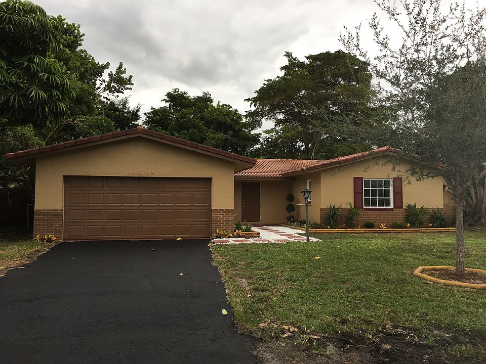 1st image of 3851 NW 78th Ln