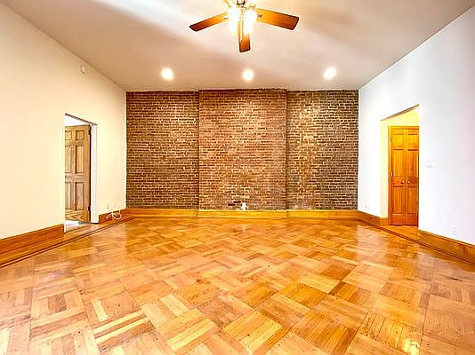 4th image of 33 W 75th St #3B