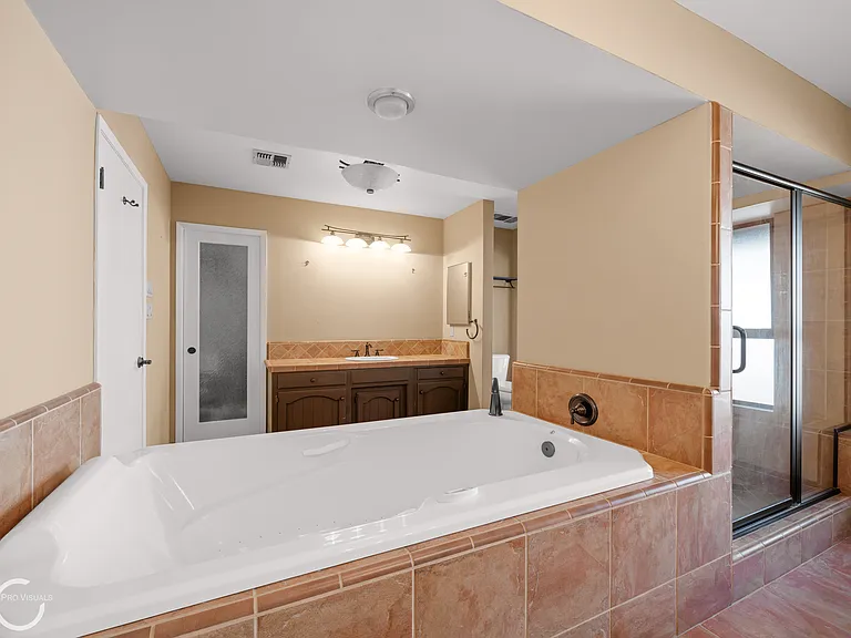 12139 Cattle King Dr — Photo 7