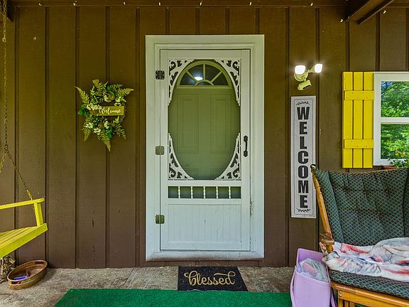 5th image of 686 Caney Creek Rd