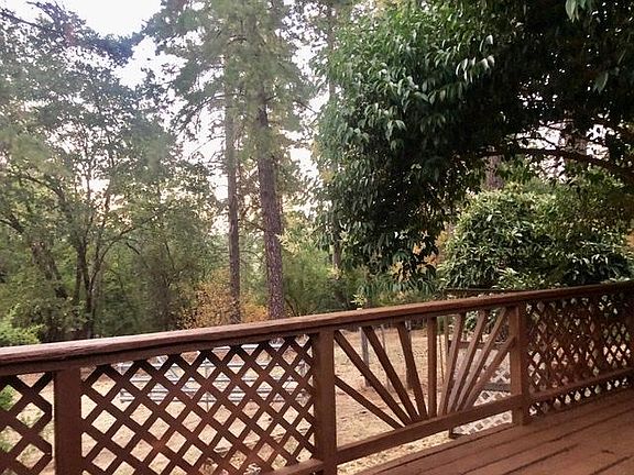 Rear deck to quiet yard