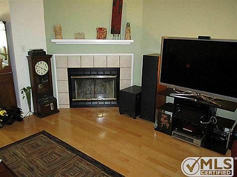 3rd image of 719 Kiowa Dr E