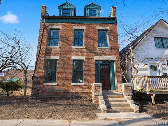 3rd image of 1356 Labrosse St