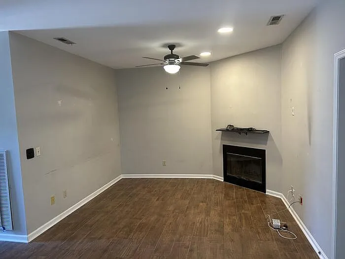 2 bed, 2.0 bath, 984 sqft, $1,250 — Photo 4