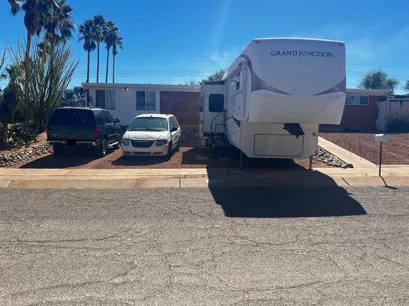 7268 E Eastview Dr, Tucson, AZ 85710