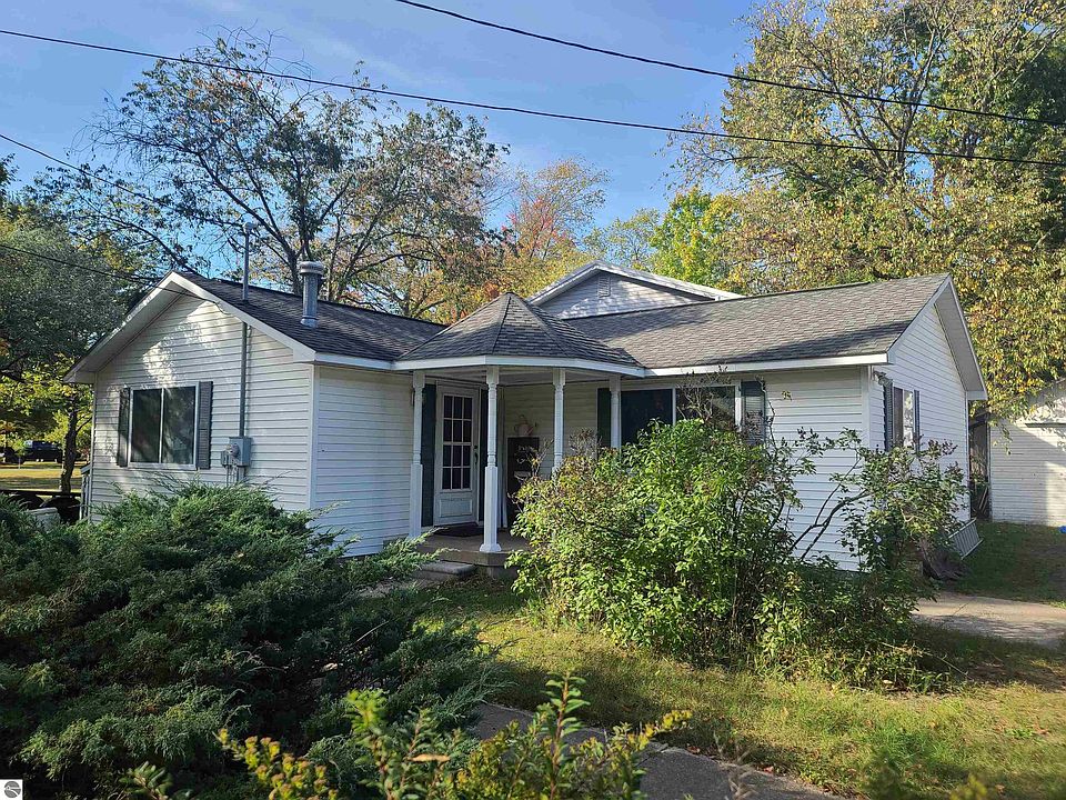 977 Kettle Lake Rd NE, Kalkaska, MI 49646 Zillow