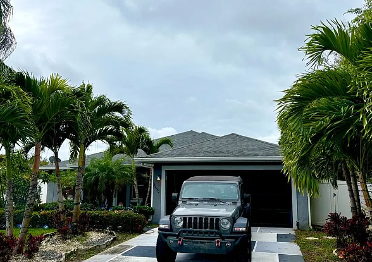 2450 SW Cameo Blvd — Photo 2