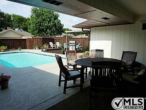 5th image of 1921 Westminster Dr