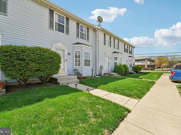 7206 Rutherford Green Cir — Photo 22