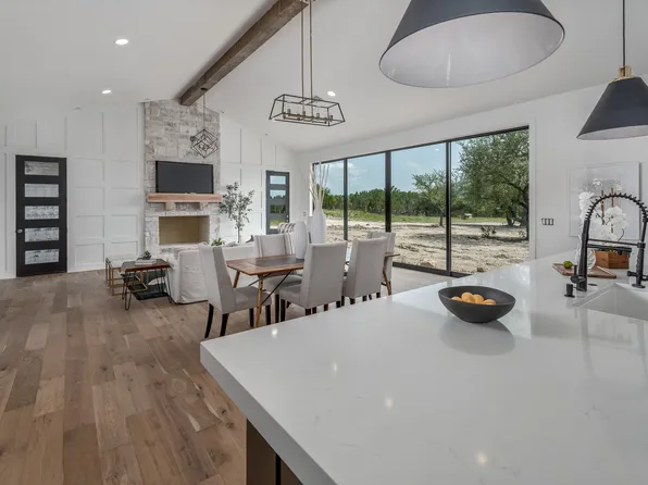 19615 Single Peak Cv, Spicewood, TX 78669