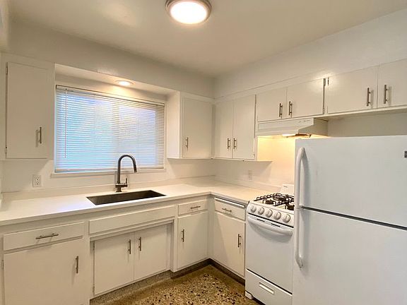 2nd image of 216 N Milpas St APT F