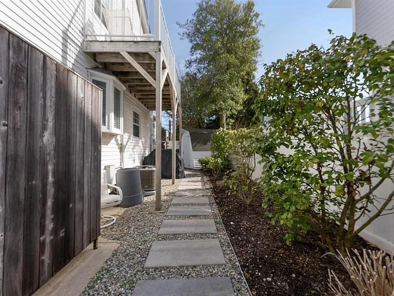 4 S Brunswick Ave — Photo 33