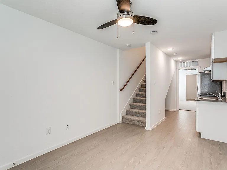 5010 Primrose Rdg — Photo 8