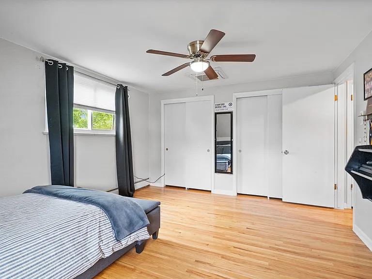 Upstairs bedroom 1