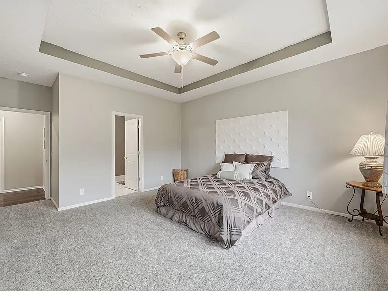 8920 Shadow Creek Ln — Photo 32