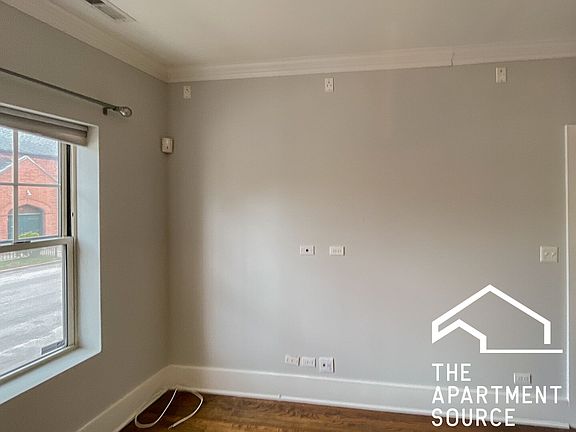 3rd image of 3449 N Wolcott Ave #1