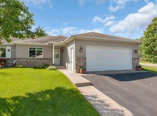 402 Fieldcrest Ln, Sartell, MN 56377