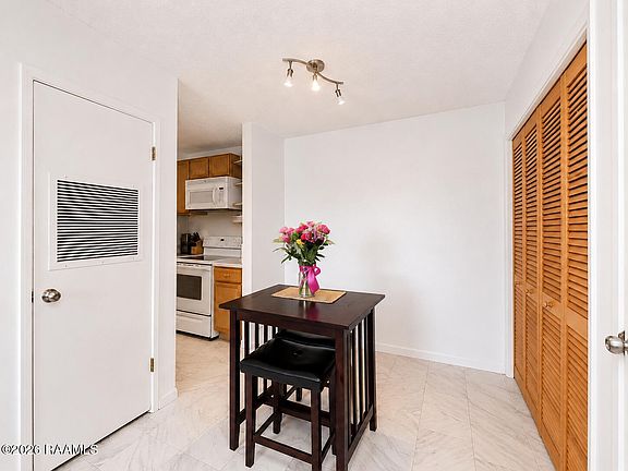 3rd image of 610 Pillette Rd APT 194