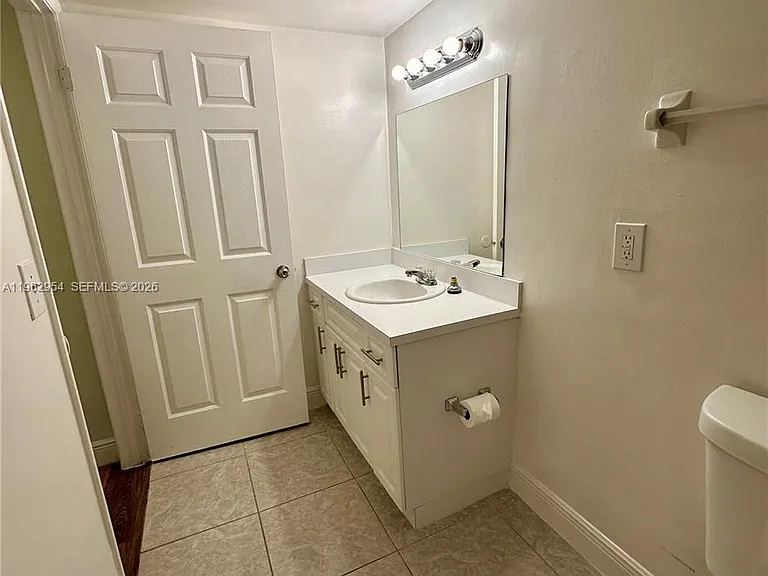 8235 Lake Dr #204 — Photo 17