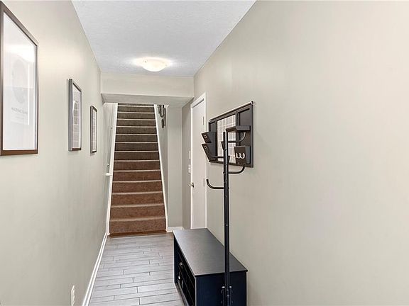 4th image of 5717 Bridge Ave
