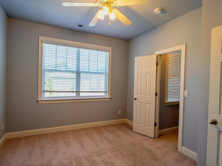 2056 Cobblestone Cir — Photo 12