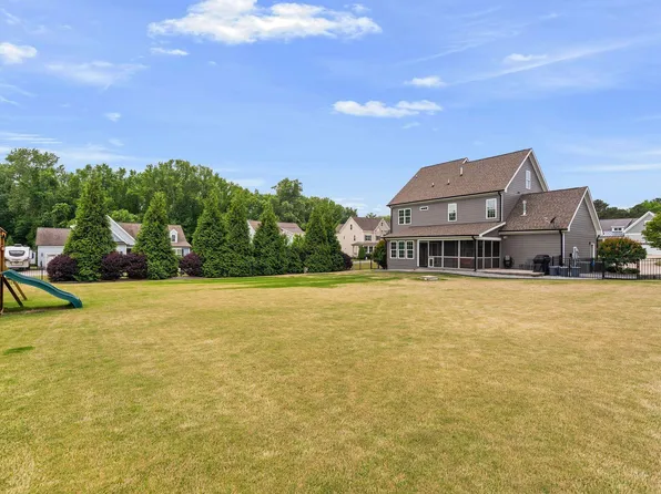 221 Misty Moonlight Dr, Willow Spring, NC 27592