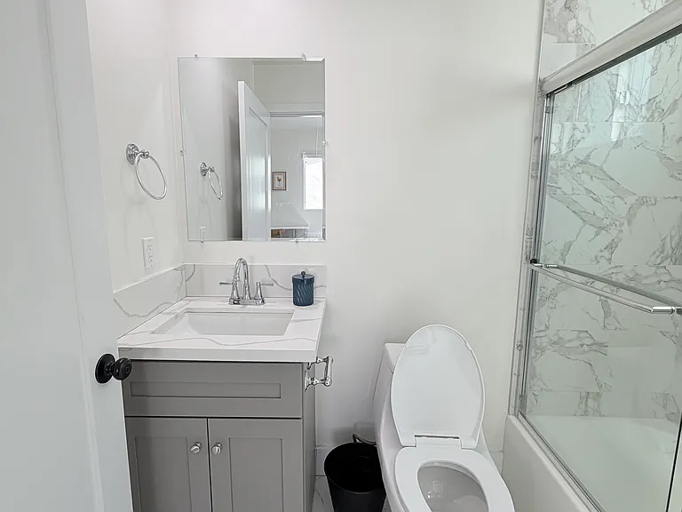2233 S Longwood Ave #2 — Photo 6