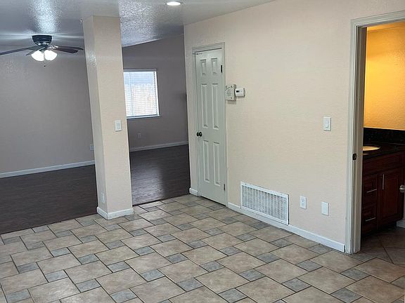 4th image of 2590 Meadow Brook Ln