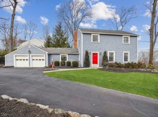 1 Oregon Trl, Morris Plains, NJ 07950