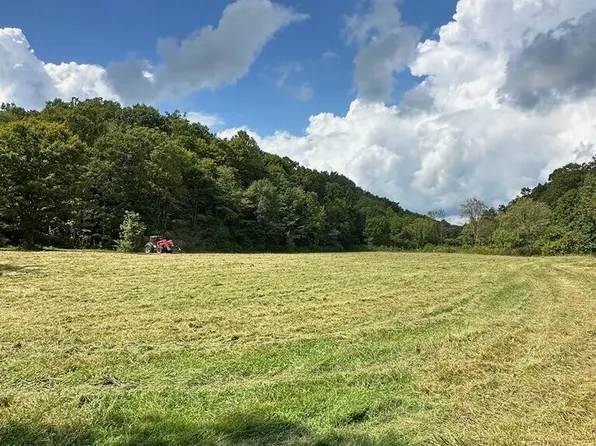 1000 Decatur Rd, Russell Springs, KY 42642