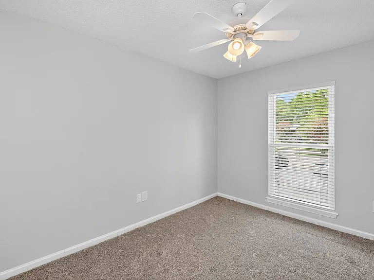 North Bluff Apartments — Photo 34