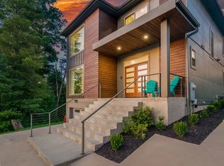 220 Christina Ct, Asheville, NC 28806