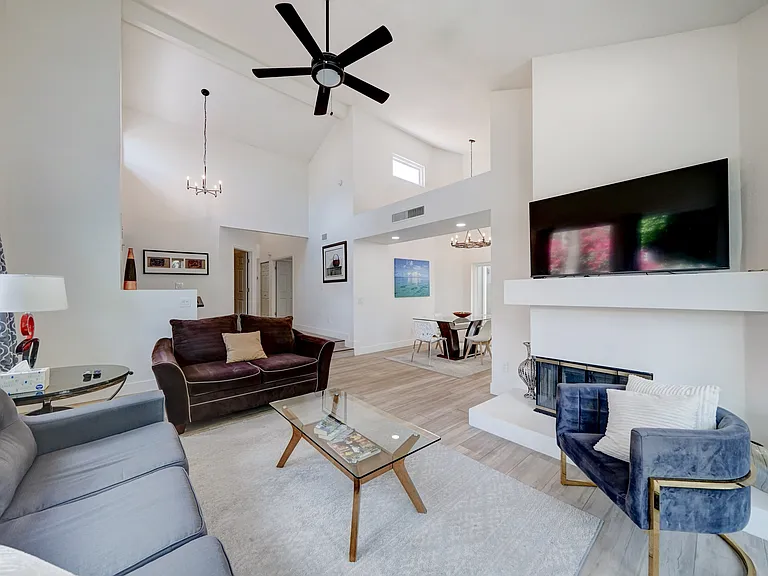1358 W Meadow Green Ln — Photo 17