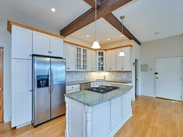 16 Beacon St #10, Chelsea, MA 02150