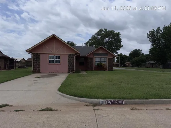 202 Redbud Dr, Anadarko, OK 73005