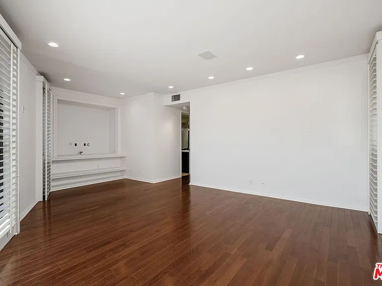 1360 S Beverly Glen Blvd #Penthouse 301 — Photo 34