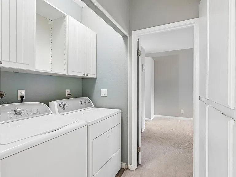 3674 Oakwood Ter #203 — Photo 5
