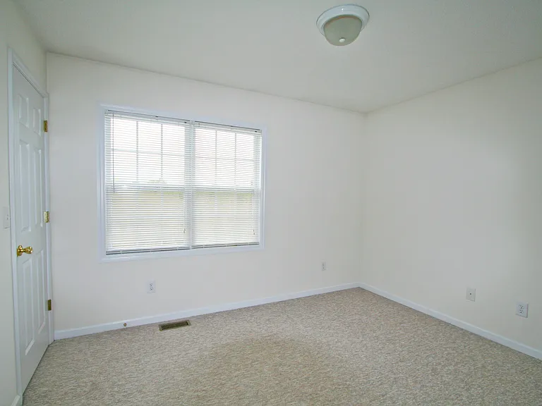 109 Marigold St #109 — Photo 8