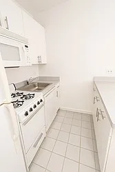 Rented by Salon Realty Corp