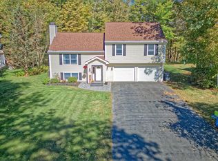 8 Dandelion Dr, Gansevoort, NY 12831