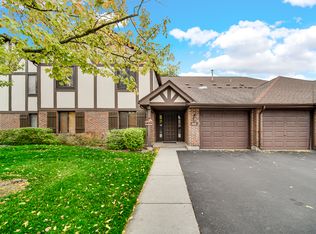 1038 Harbour Ct APT 2A, Wheeling, IL 60090
