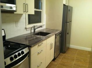 5762 228th St, Oakland Gardens, NY 11364