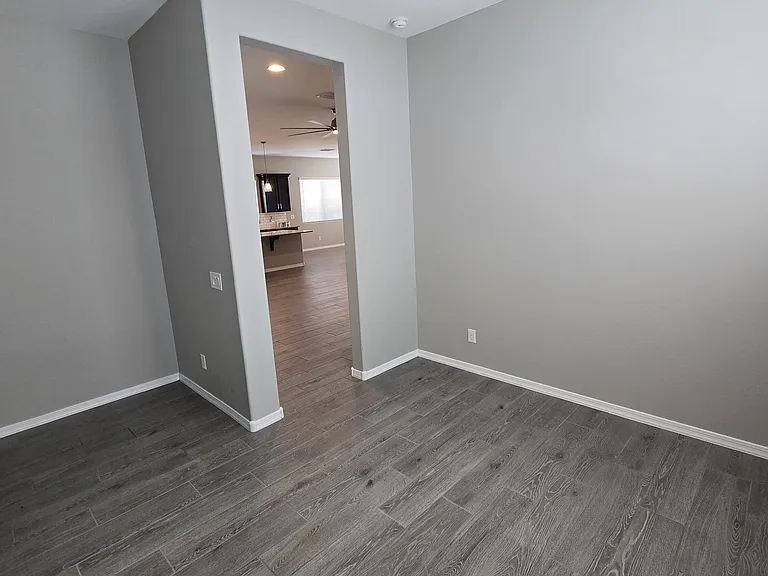 18351 W Mercer Ln — Photo 40