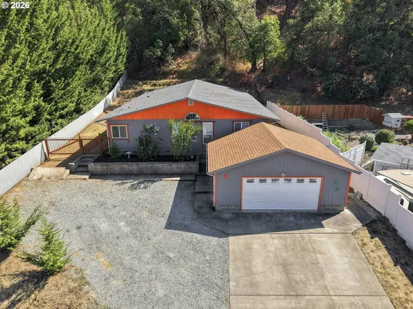 224 Aker Dr, Myrtle Creek, OR 97457